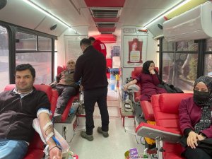 İ̇mam Hatiplilerden Kan Bağış Kampanyasına Destek