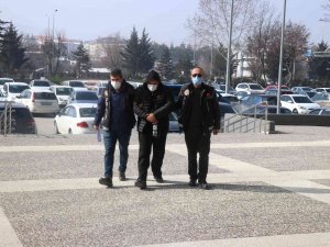 Bolu’da 15 Kilo Uyuşturucuyla Yakalanan Şüpheli Adliyeye Sevk Edildi