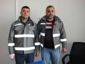 Ölümü Göze Alıp Baba İle Oğlunu Yanan Tırdan Kurtardılar