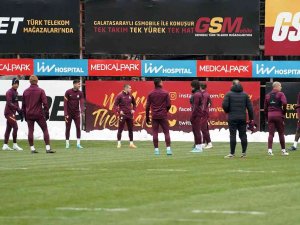 Galatasaray, Barcelona Maçı Hazırlıklarını Tamamladı