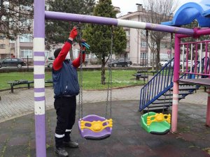 Düzce’de Parklar Bakıma Alındı