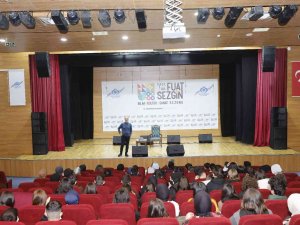 Sevilen Edebiyatçı Tarık Tufan Sultangazi’de Gençlerle Buluştu