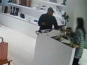 Esnafı Çileden Çıkartan, Polisi Bile Yöntemiyle Hayrete Düşüren Beleşçi Dolandırıcı Yakalandı