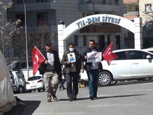 Hdp Önündeki Ailelerin Direnişine Bir Aile Daha Katıldı