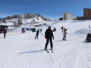 Kartalkaya’da Kar Kalınlığı 3 Metreye Yaklaştı