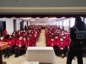 Bandırma Emniyetinden Öğrencilere Kişisel Güvenlik Eğitimi Verildi