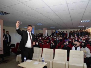 Kahramankazan Belediye Başkanı Oğuz’dan Bin Kitap Sözü