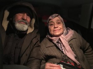 Kar Nedeniyle Evlerinde Mahsur Kalan Çift, 4 Saatlik Çalışma İle Kurtarıldı