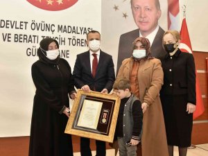 Gümüşhane’de Şehit Ailesine Devlet Övünç Madalyası Tevcih Töreninde Gözyaşları Sel Oldu