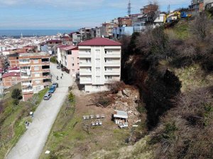 Heyelan Nedeniyle Boşaltılan 5 Katlı Binada Yeni Gelişme