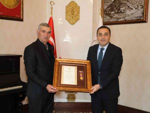 Şehidin "Devlet Övünç Madalyası" Babasına Verildi