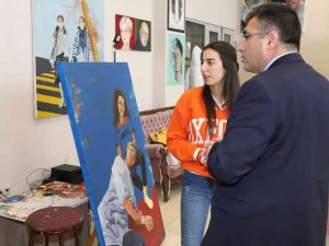 Rektör Aktekin Güzel Sanatlar Fakültesi Öğrencileriyle Bir Araya Geldi