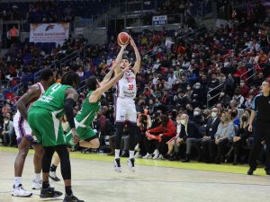 Bahçeşehir Koleji Yarı Finalde