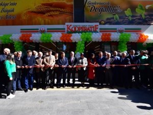 Vali Karaloğlu, Kooperatif Marketin Açılışını Yaptı