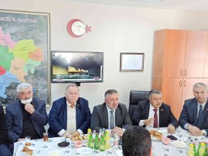 İ̇l Başkanı Yıldırım Muhtarlarla Bir Araya Geldi