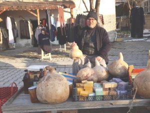Pazarda Satışa Çıkan Su Kabakları İlgi Odağı
