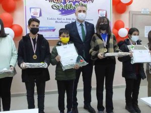 Balıkesir’de Öğrencilere Zeka Ödülü