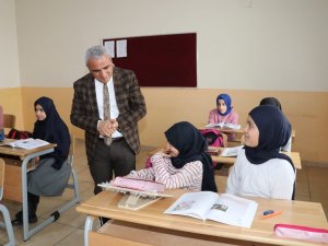 Yüksekova Hafızlık Ortaokulu Başarısıyla Dikkati Çekiyor