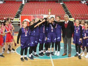Şampiyon Sema Yazar Ortaokulu