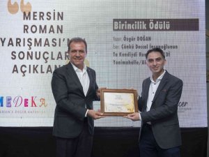 Başkan Seçer, Mersin Roman Yarışmasının Ödül Törenine Katıldı