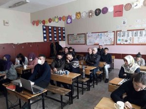 Ağrı’da Öğretmenlere Yönelik Satranç Eğitimi Kursu Açıldı