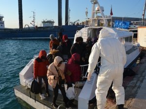 Türk Karasularına İtilen 36 Göçmen Kurtarıldı