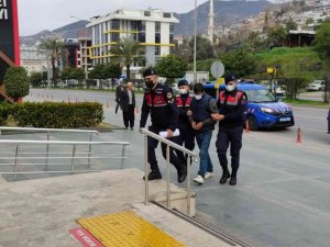 Firari Uyuşturucu Taciri Ormanlık Alanda Yakalandı