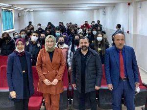 Aktürk, Öğrencilerle Kariyer Söyleşi Programında Bir Araya Geldi