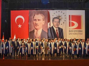 Şeyh Edebali Üniversitesi’nde 58 Akademisyen Cübbe Giydi