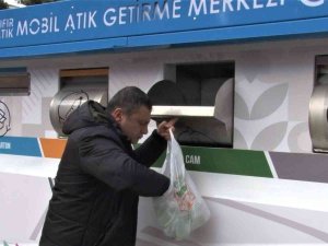 Kadıköy’de Atık Dönüşümü İçin 23 Noktaya Mobil Atık Getirme Merkezi Kuruldu