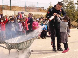 Elmalılı Öğrencilere Yangın Tatbikatı