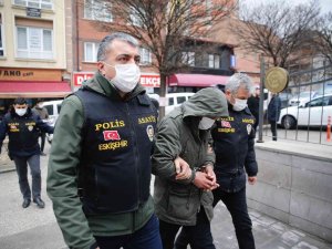 Aranan 24 Adet Araç Ve 87 Adet Otomobil Beyni Ele Geçirildi, 2 Kişi Yakalandı
