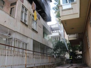 Adana’da 4 Katlı Binada Yangın