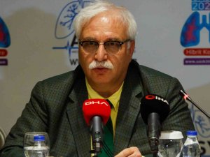 Koronavirüs Bilim Kurulu Üyesi Özlü: "Umarım Bu Yaz Pandemiyi Büyük Oranda Tamamlamış Oluruz"