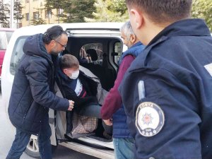 Konya’da Çocukla Birlikte Araç Gasp Eden Şüpheli Tutuklandı