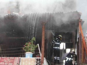 Elektrikli Battaniye Evi Yaktı