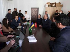 Bakan Çavuşoğlu, Kırım Tatar Koordinasyon Merkezi’ni Ziyaret Etti