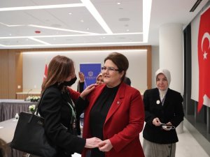 Bakan Yanık, New York’ta Kadın Kanaat Önderleri İle Bir Araya Geldi