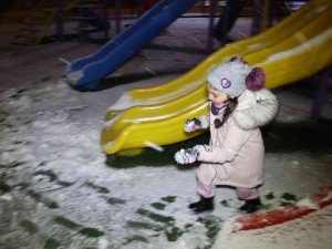 Mart Ayında Yağan Kar Çocukları Sevindirdi