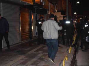 İ̇ki Grup Arasında Silahlı Kavga: 1 Yaralı