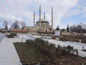 Selimiye Meydanı Hak Ettiği Görünüme Kavuşuyor
