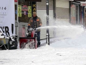 Yozgat’ta Kar Yağışı Etkili Oluyor
