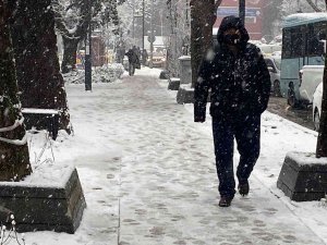 Zonguldak’ta Kar Etkisini Sürdürüyor, 107 Köy Yolu Ulaşıma Kapalı