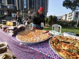 Buca’da Kadınlar Üretiyor, Tüketicinin Yüzü Gülüyor