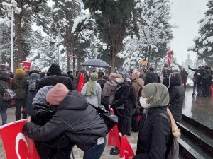 Öğrencilerden Şehit Annesine Yakın İlgi