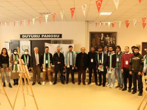 Suriyeli Öğrenciler Hayır Çarşısı Açtı