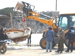 Erdek’te Kayıp Olan Tekneyi Balıkçılar Buldu