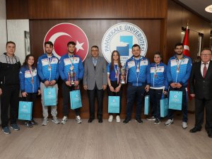 Bileği Bükülmeyen Şampiyonlara Rektör Kutluhan’dan Tebrik