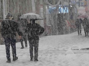 Aniden Bastıran Kar Hayatı Olumsuz Etkiledi