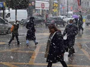 Malatya’da Kar Etkisini Sürdürüyor
